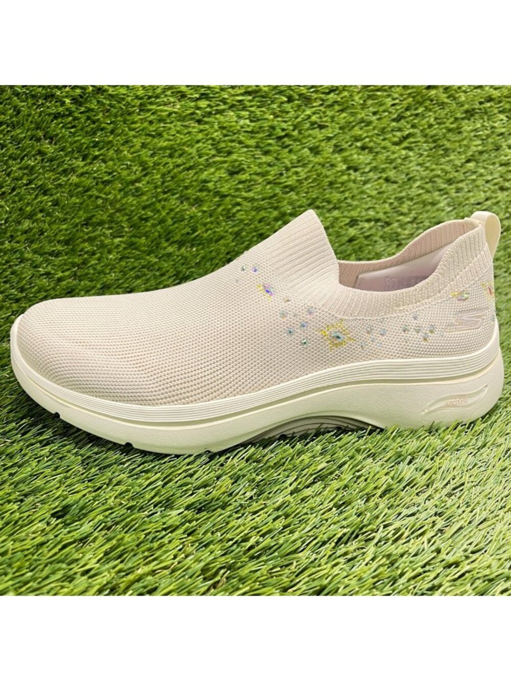 Skechers Go Walk Arch Fit 2.0-Ayla Womens Size 8.5 Beige Running Shoes Sneakers - Picture 3 of 9